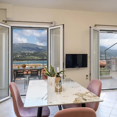 Vibes 9 Argostoli (Kefalonia)