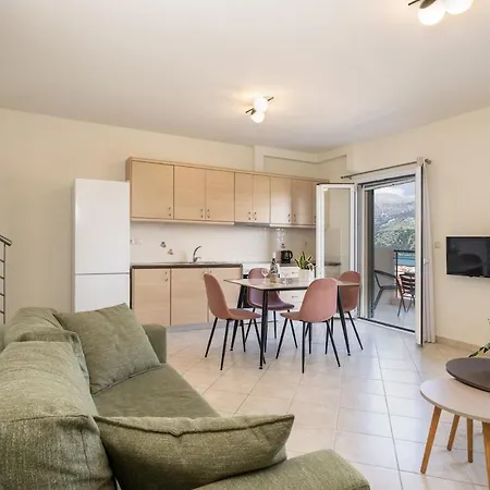 Vibes 9 Argostoli (Kefalonia)