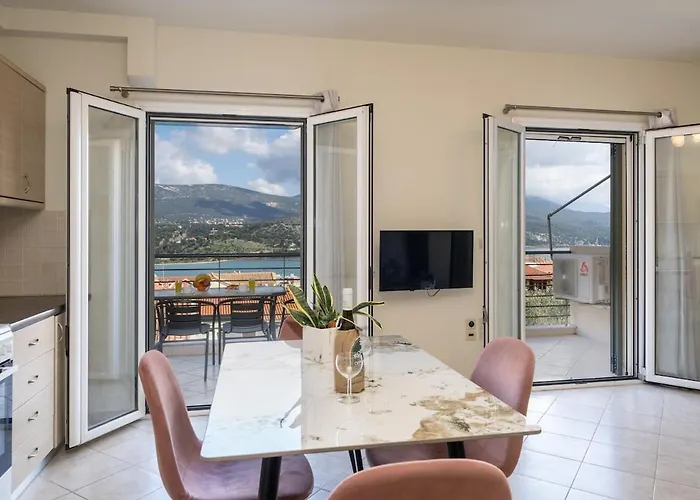 Vibes 9 Argostoli (Kefalonia)